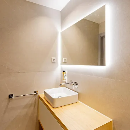 Almada 505 - Premium Flat By Lovelystay Апартаменты *